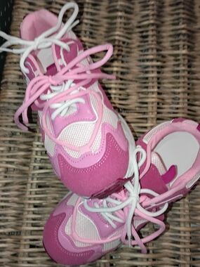 Girls' Pink Lace-Up Athletic Sneakers with Cushioned Support